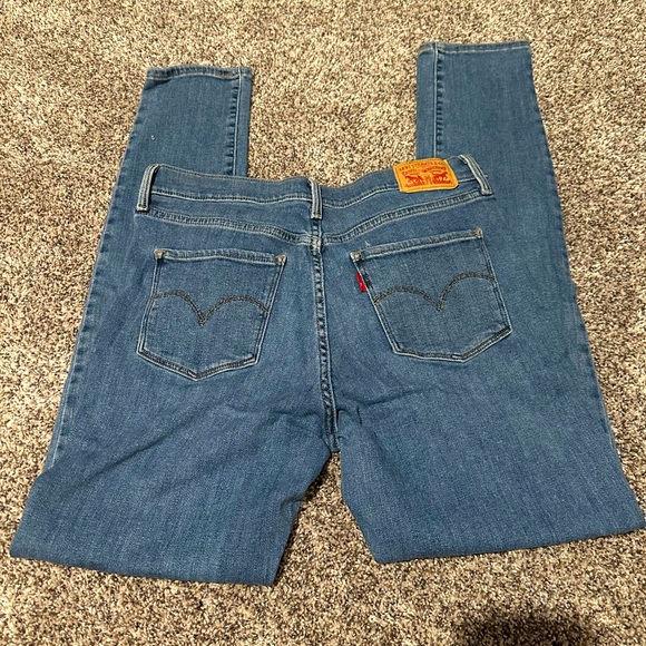 Levi Shaping Skinny Jeans - Picture 2 of 5